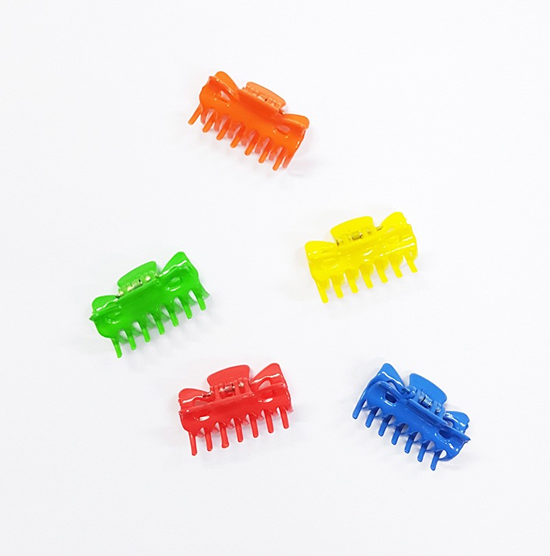 PINZA IN PLASTICA PER CAPELLI PICCOLA CM 3.6 ECO COLORI ASSORTITI SFUSO